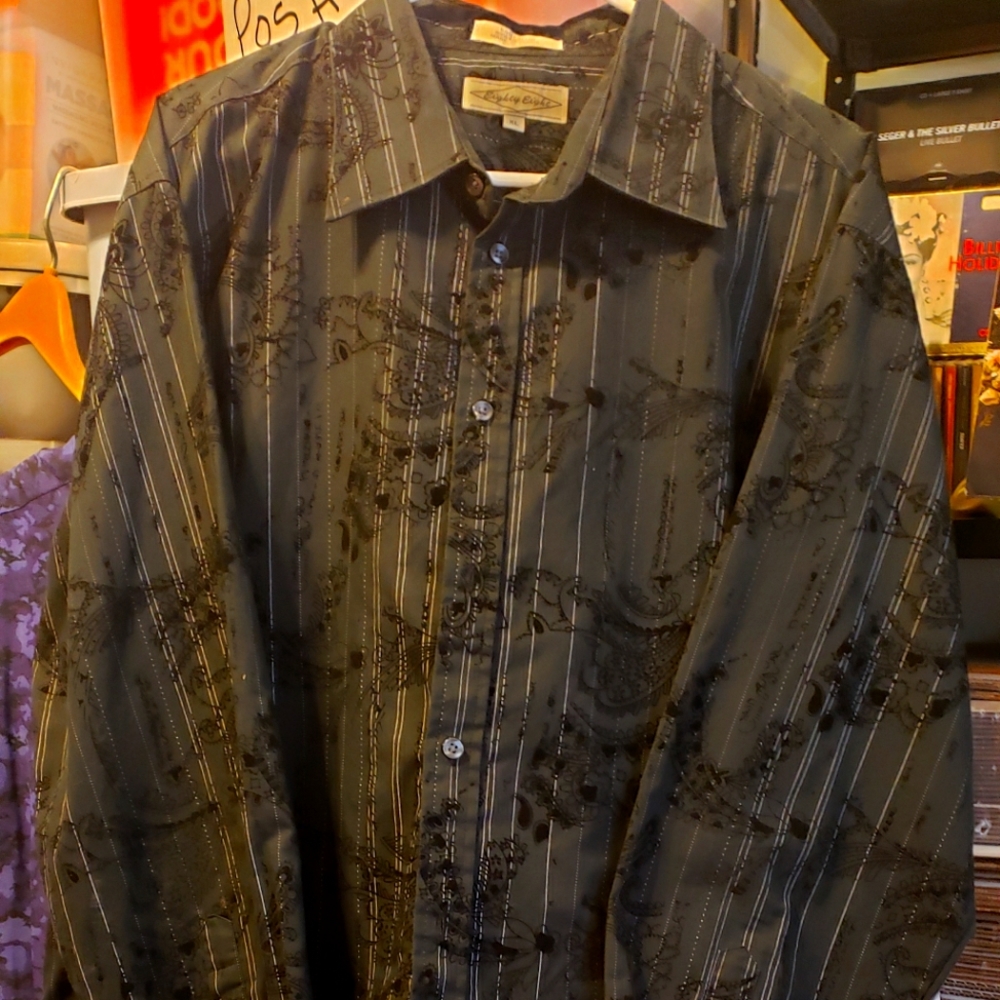 EUC MEN'S XL EIGHTY SHIRT BUTTON UP SHIRT
